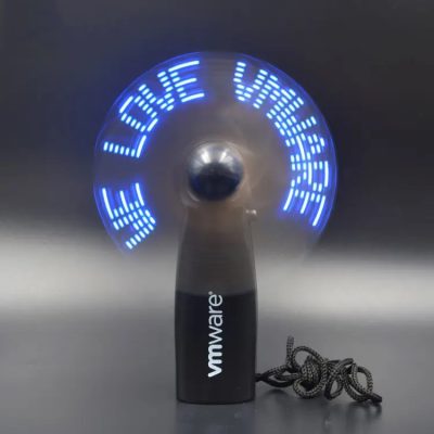 מאוורר אישי עם כתוביות LED הניתנות לתכנות