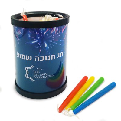 כוס ממותגת עם נרות חנוכה